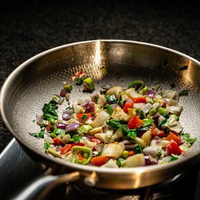 Poêle Wok en titane martelée