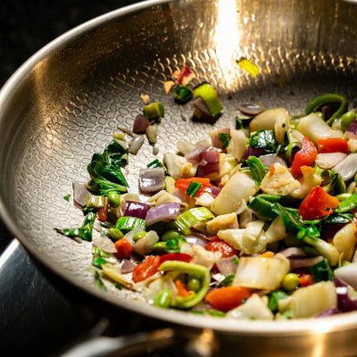 Poêle Wok en titane martelée